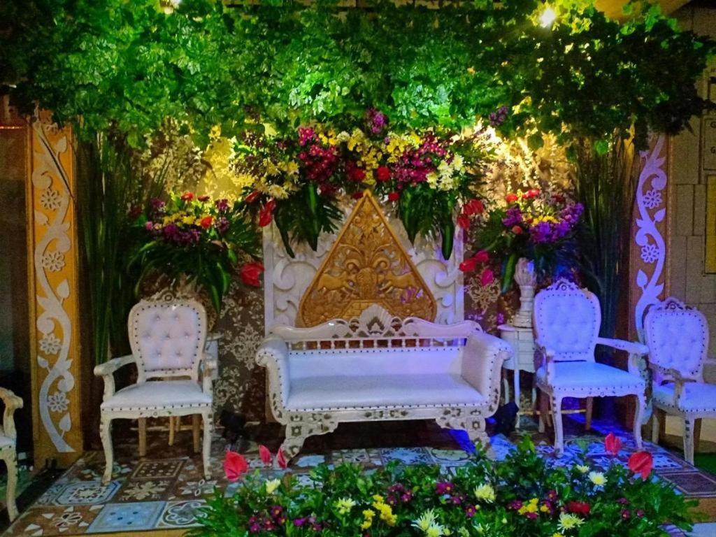 ホテル ハゾテル スマラン エクステリア 写真